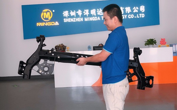 重磅新聞：洋明達(dá)3D打印機(jī)MD-666 1:1打印汽車保險(xiǎn)杠，無(wú)縫組裝，模擬真實(shí)場(chǎng)景