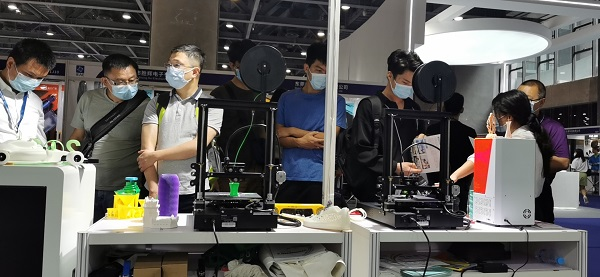 展會(huì)現(xiàn)場(chǎng)|洋明達(dá)3D打印機(jī)精彩亮相廣州電子展,助力中國(guó)智造業(yè)(圖3) 展會(huì)現(xiàn)場(chǎng)|洋明達(dá)3D打印機(jī)精彩亮相廣州電子展,助力中國(guó)智造業(yè)(圖3)